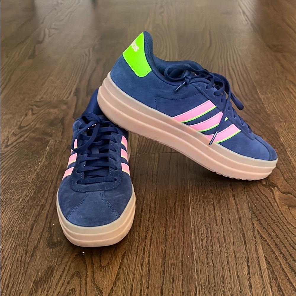 Adidas sneaker platform navy w pink stripe size 8.5 like new discounted price